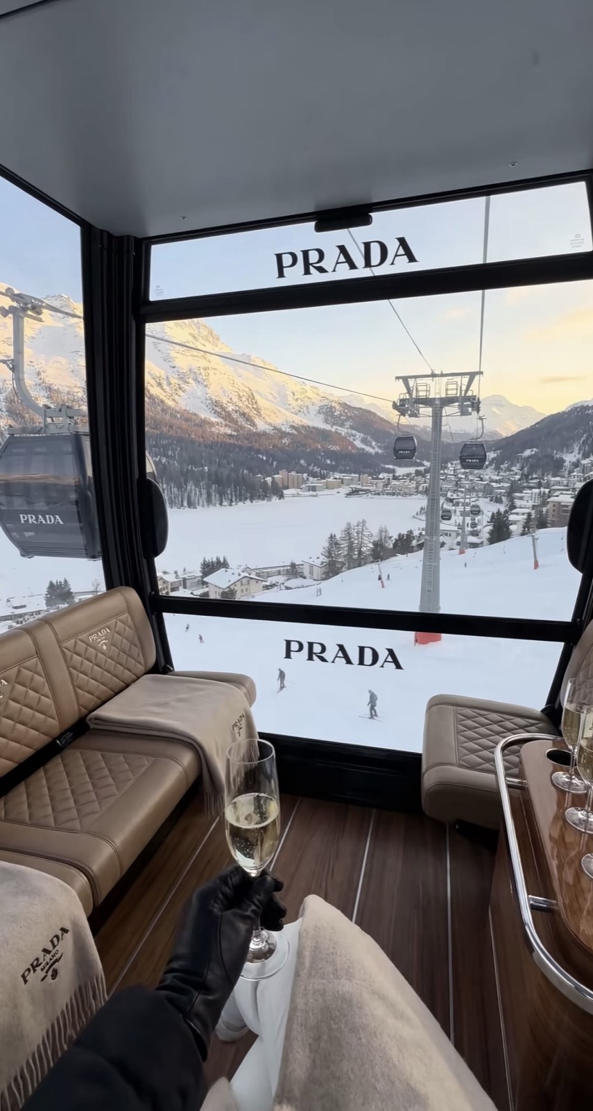SAINT-MORITZ photo 1